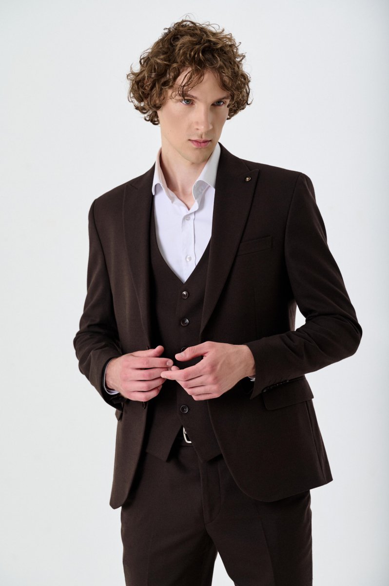 Men's three-piece suit with wool chocolate