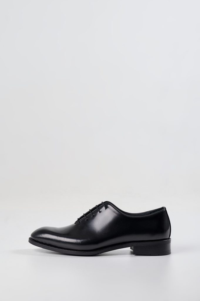 Black patent leather oxfords be Gentleman 2