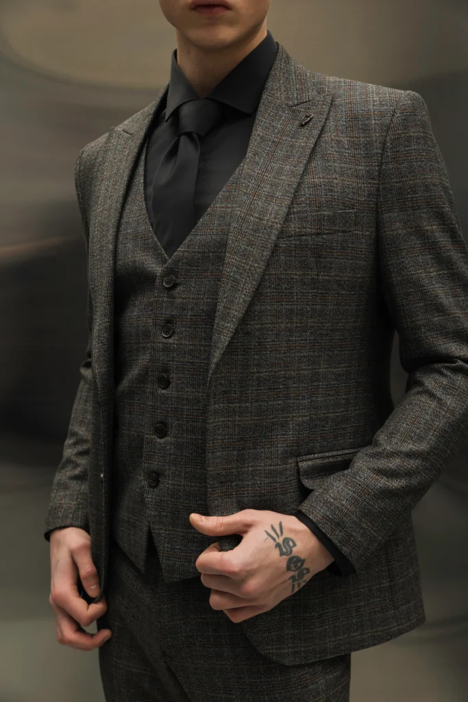 Чоловічий костюм-трійка з вовною коричневий в клітинку be Gentleman 2
