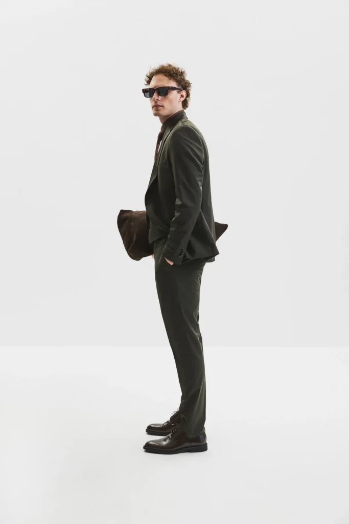 Black Olive suit be Gentleman 2