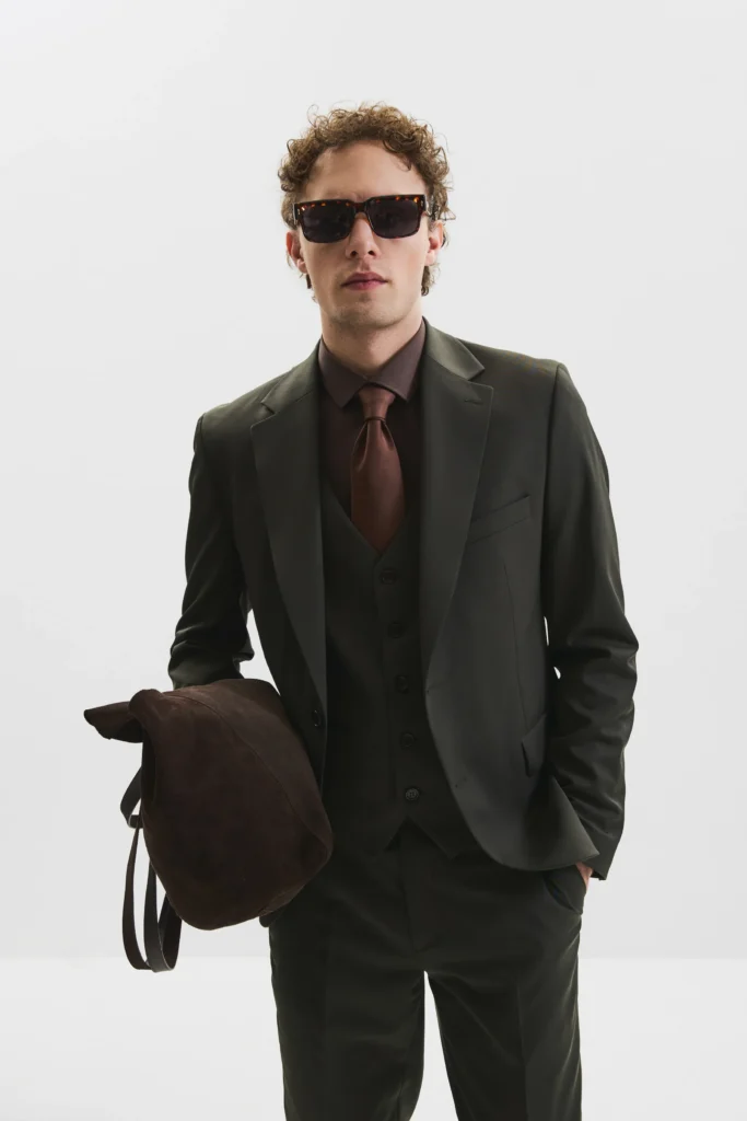 Black Olive suit be Gentleman 2