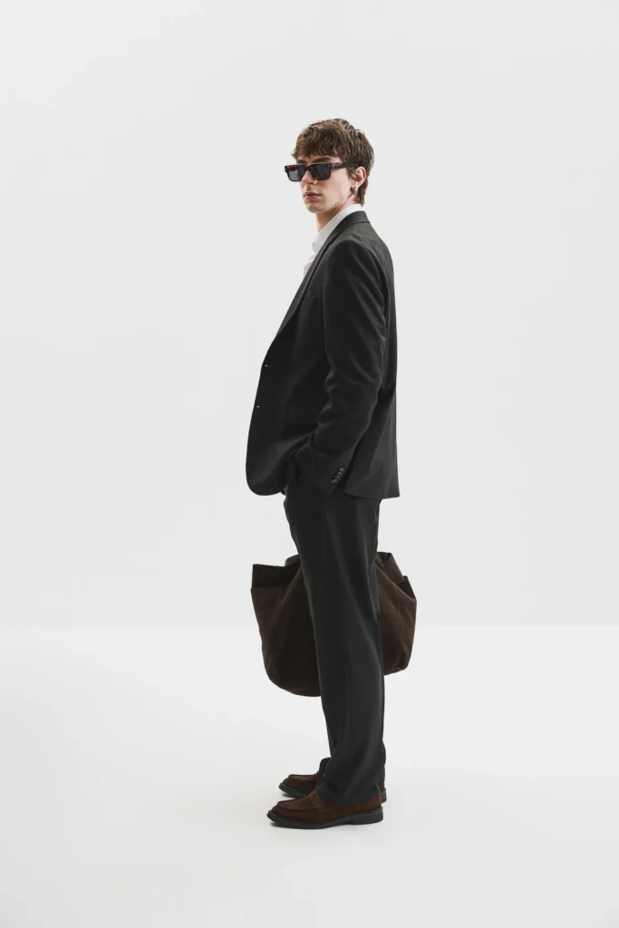Steel Black suit be Gentleman 2