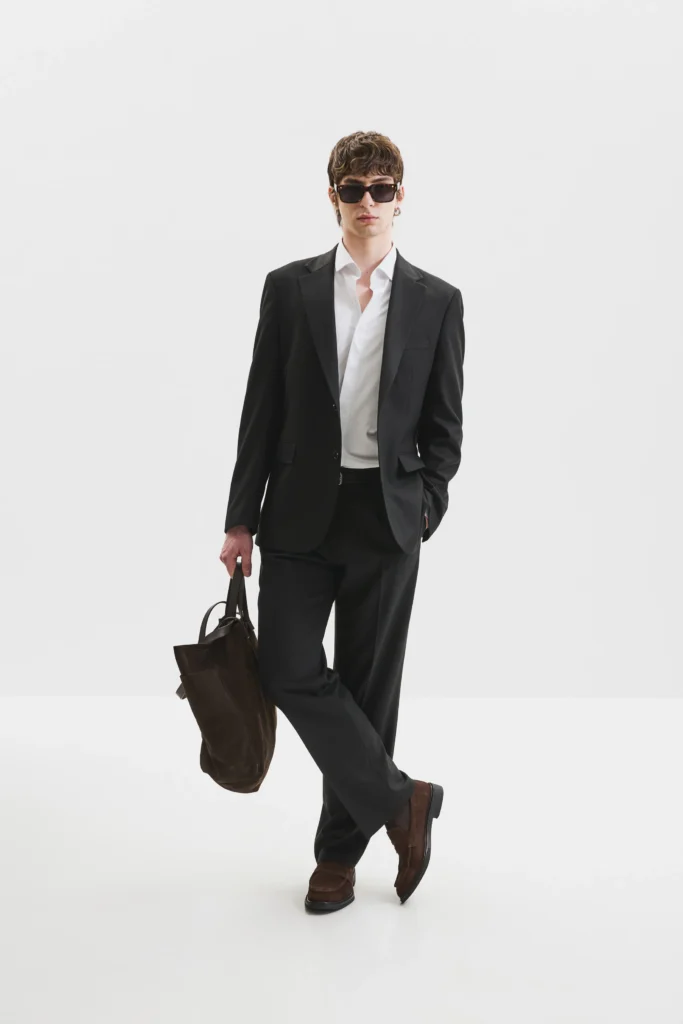 Steel Black suit be Gentleman 2