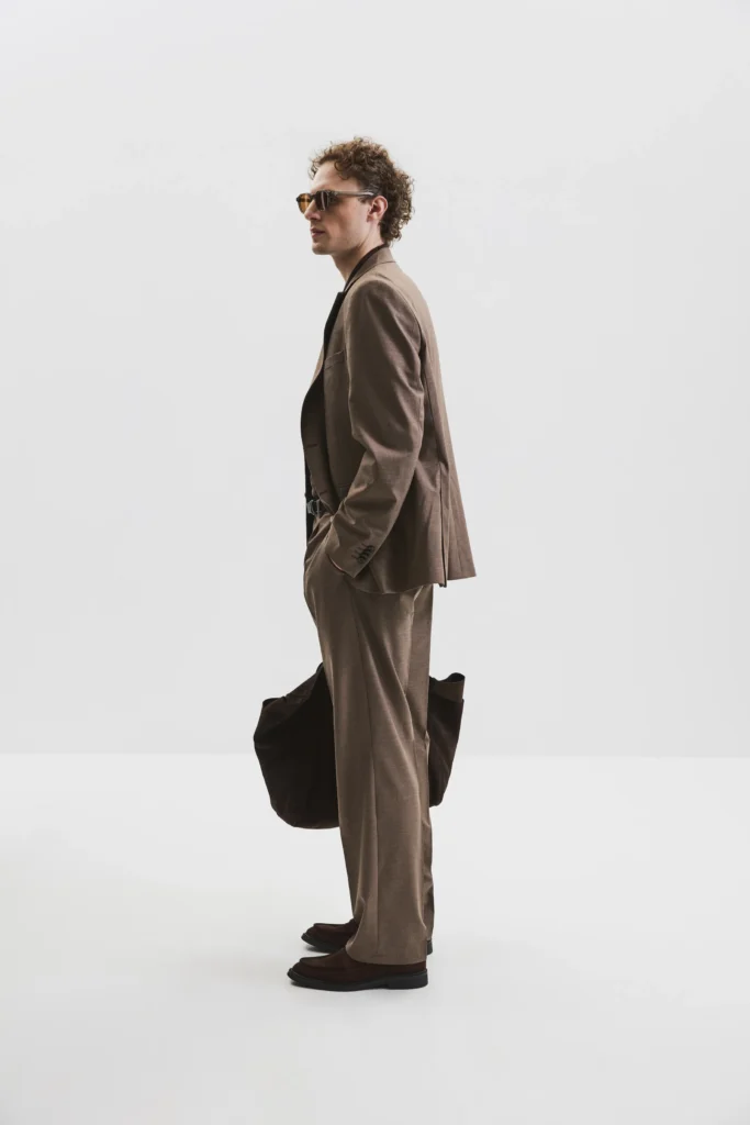 Mocha Mousse suit be Gentleman 2