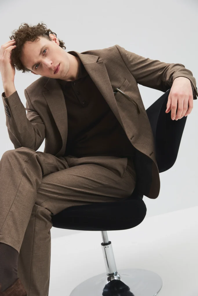 Mocha Mousse suit be Gentleman 2