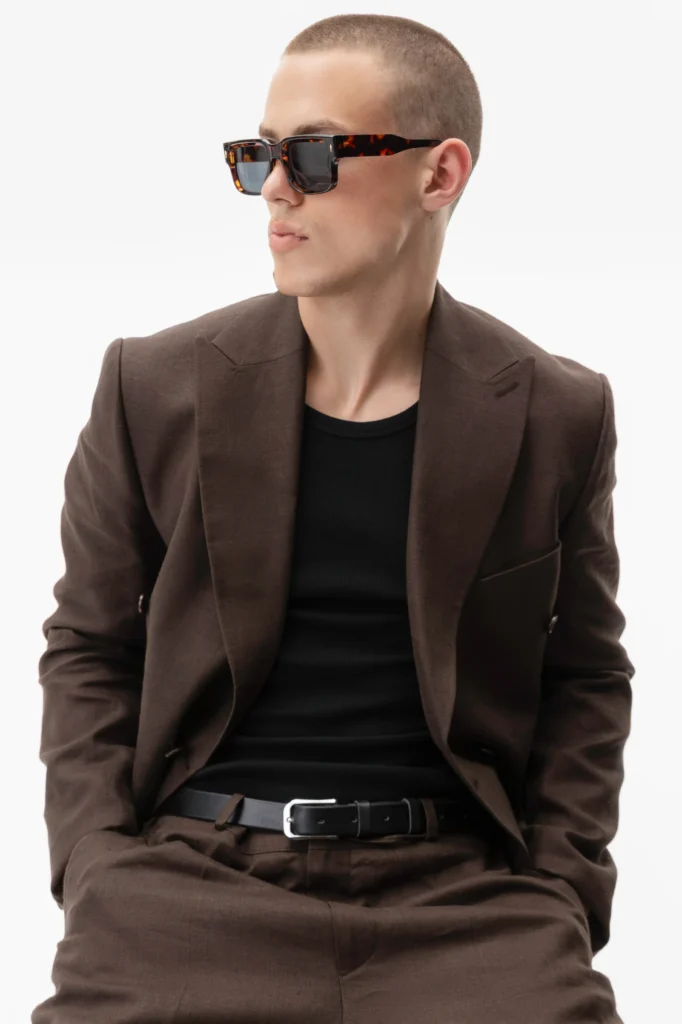 Brown linen shorts be Gentleman 2