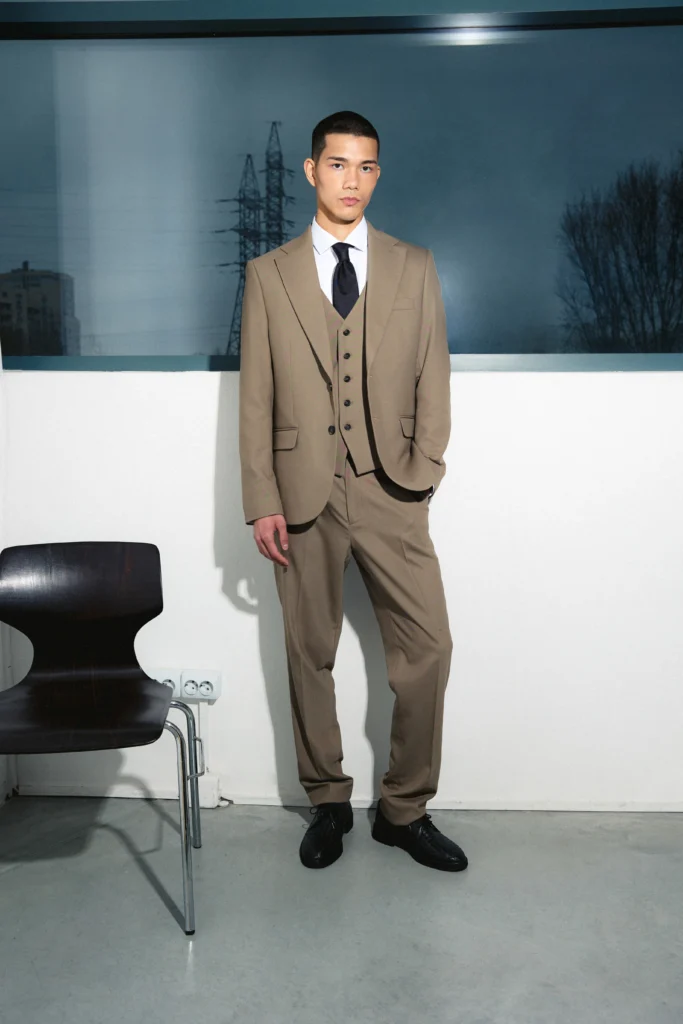 Костюм Warm Taupe be Gentleman 2